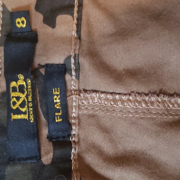 L & B Flare Camo Pants Size 8 - Picture 5 of 5